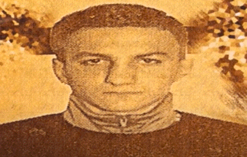 BIO JE STRAH I TREPET BEOGRADA: Potezao je PIŠTOLJ bez razloga i nosio nadimak LUDI ĐOLE! (FOTO+VIDEO) 





